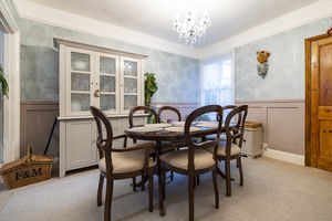 Diner- click for photo gallery